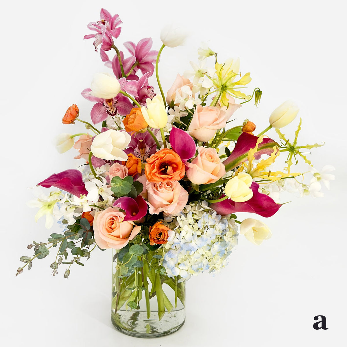 Premium Flower Design from Artichokes and Pomegranates in Pastels Colors